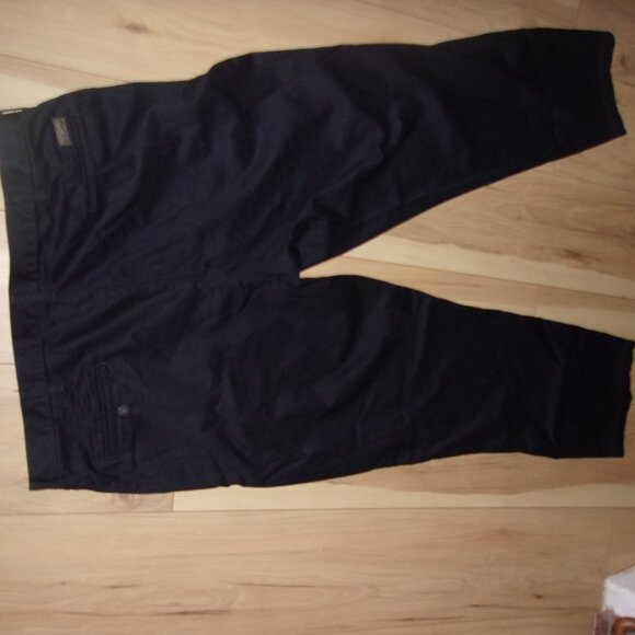 🌟 size 42 x 30  mens black casual dress pants gently used preowned - Picture 5 of 5